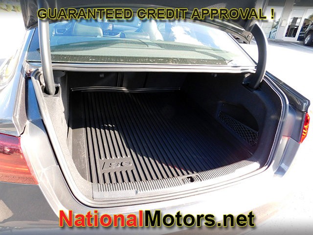 Audi S6 Vehicle Full-screen Gallery Image 05