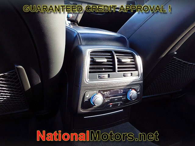 Audi S6 Vehicle Full-screen Gallery Image 09