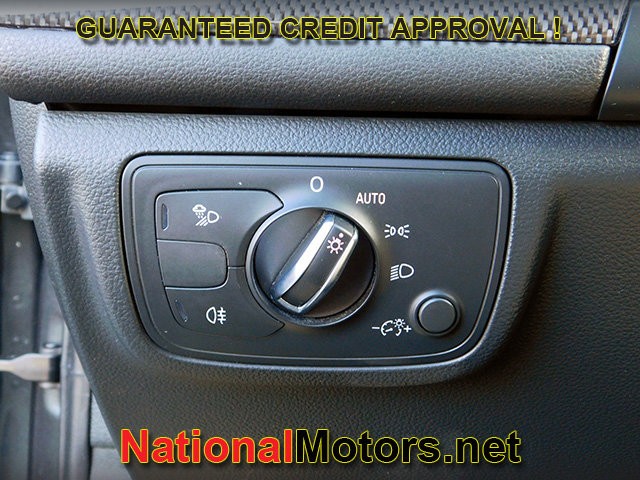 Audi S6 Vehicle Full-screen Gallery Image 23