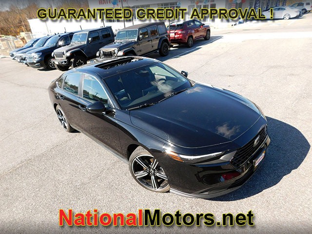 Honda Accord Hybrid Vehicle Full-screen Gallery Image 02