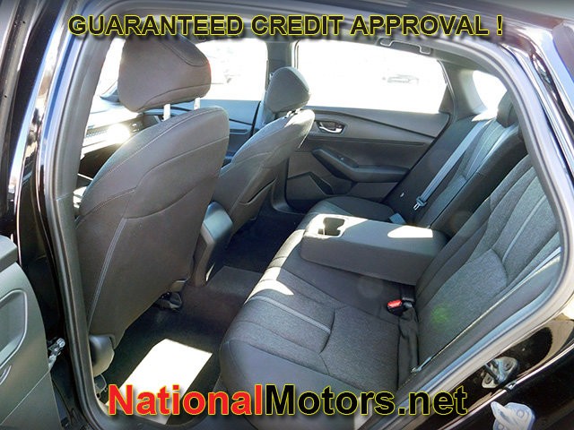 Honda Accord Hybrid Vehicle Full-screen Gallery Image 12