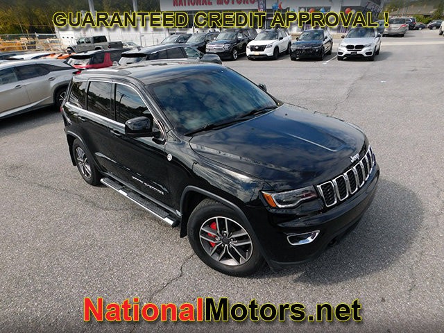 Jeep Grand Cherokee Vehicle Full-screen Gallery Image 02