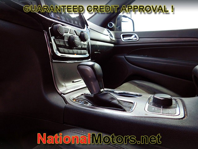 Jeep Grand Cherokee Vehicle Full-screen Gallery Image 21