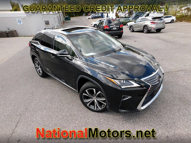 Lexus RX Vehicle Full-screen Gallery Image 02