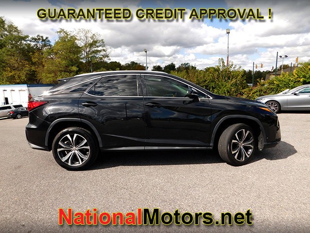 Lexus RX Vehicle Full-screen Gallery Image 04