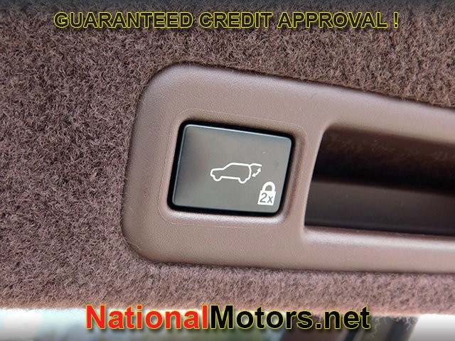 Lexus RX Vehicle Full-screen Gallery Image 07