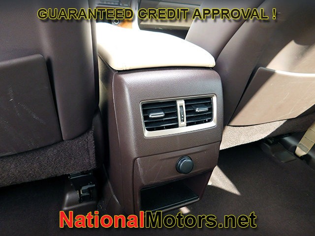 Lexus RX Vehicle Full-screen Gallery Image 11