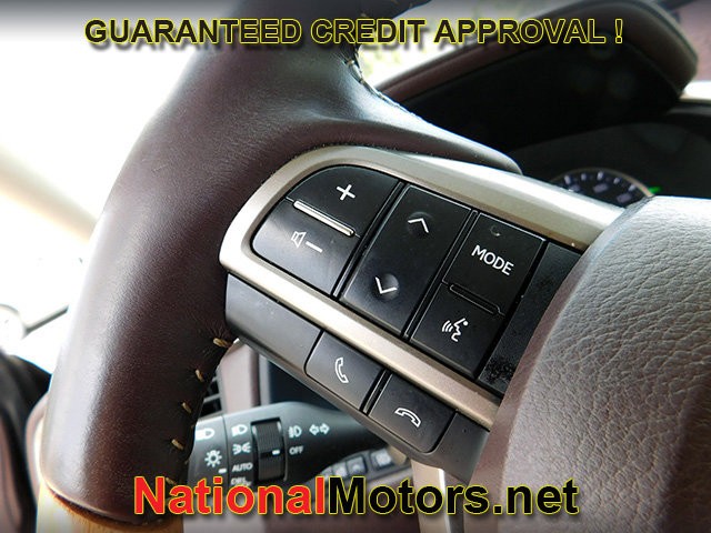 Lexus RX Vehicle Full-screen Gallery Image 23