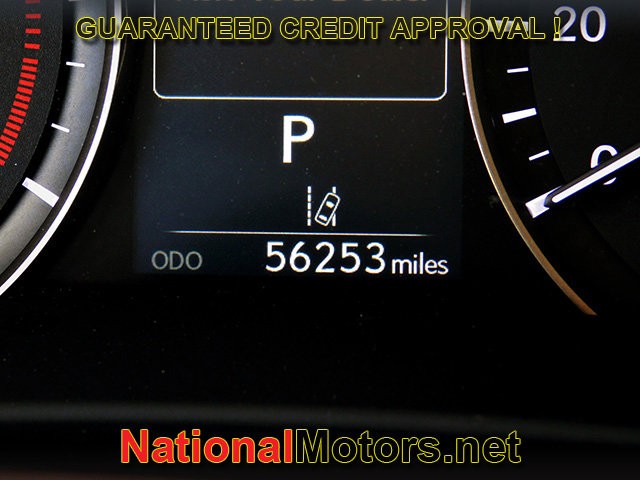 Lexus RX Vehicle Full-screen Gallery Image 24