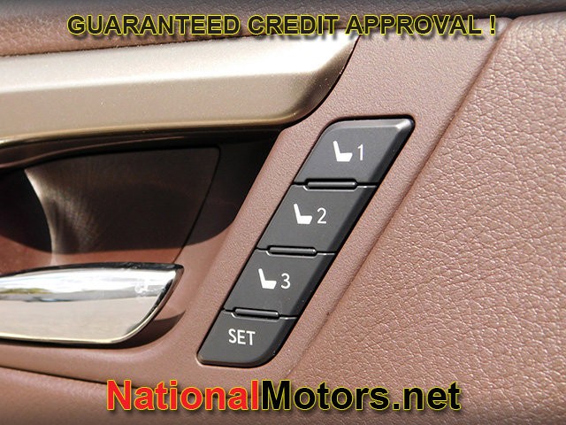 Lexus RX Vehicle Full-screen Gallery Image 26