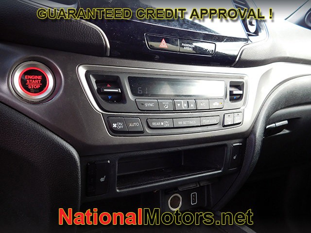 Honda Pilot Vehicle Full-screen Gallery Image 14