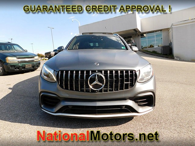 Mercedes-Benz GLC Vehicle Full-screen Gallery Image 02