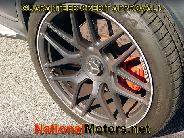 Mercedes-Benz GLC Vehicle Full-screen Gallery Image 09