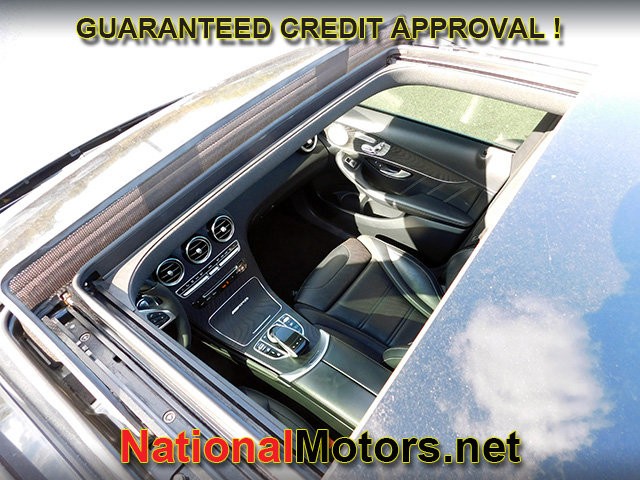 Mercedes-Benz GLC Vehicle Full-screen Gallery Image 10