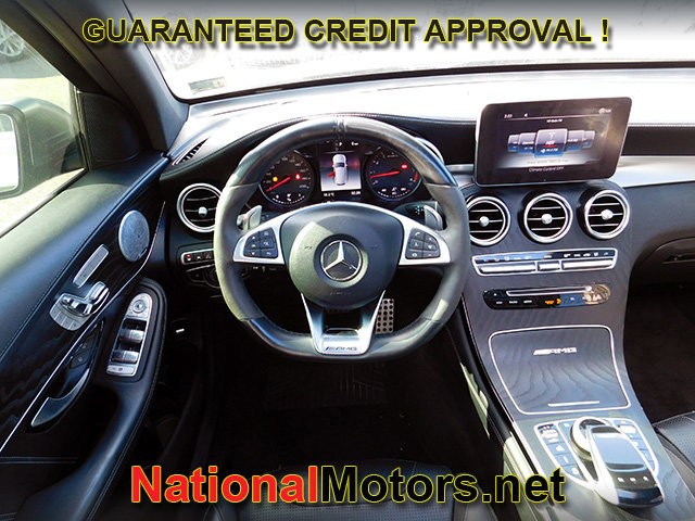 Mercedes-Benz GLC Vehicle Full-screen Gallery Image 14