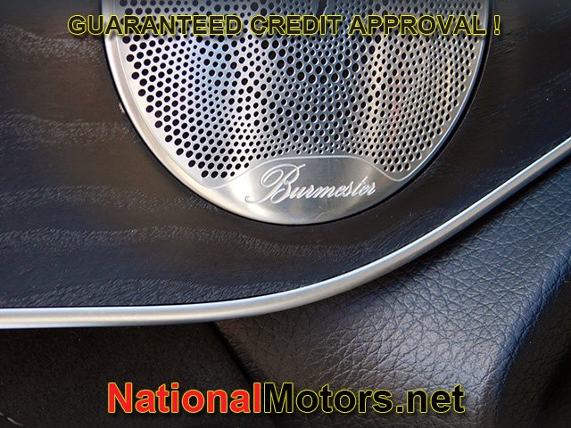 Mercedes-Benz GLC Vehicle Full-screen Gallery Image 17