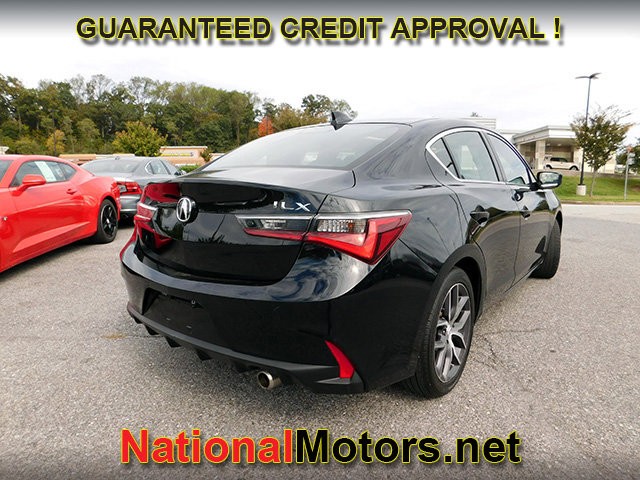 Acura ILX Vehicle Full-screen Gallery Image 05