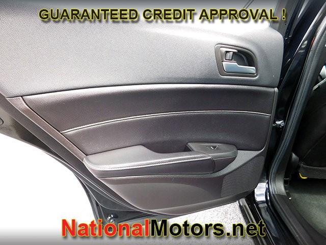 Acura ILX Vehicle Full-screen Gallery Image 07
