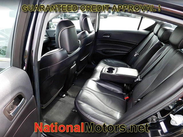 Acura ILX Vehicle Full-screen Gallery Image 08