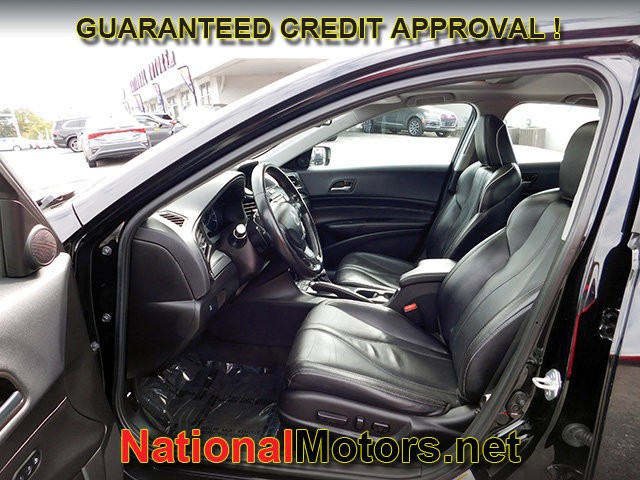 Acura ILX Vehicle Full-screen Gallery Image 11