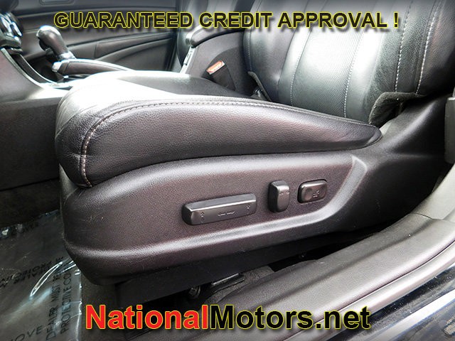 Acura ILX Vehicle Full-screen Gallery Image 12