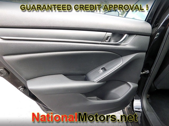 Honda Accord Sedan Vehicle Full-screen Gallery Image 06