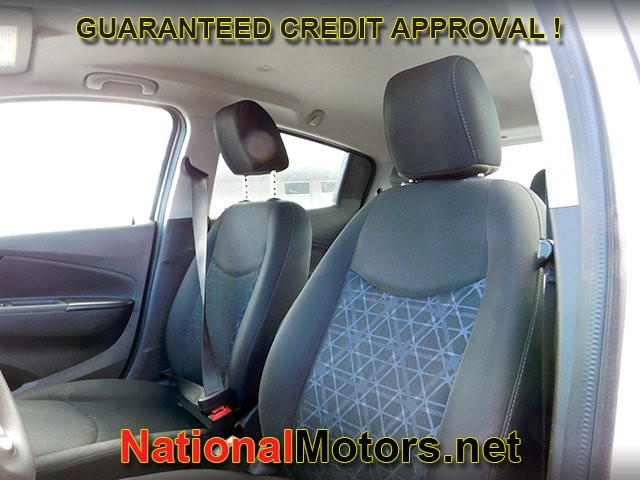 Chevrolet Spark Vehicle Full-screen Gallery Image 09