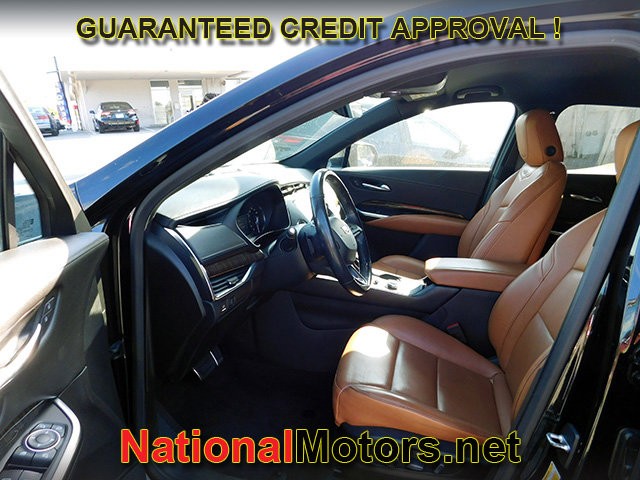 Cadillac XT4 Vehicle Full-screen Gallery Image 12