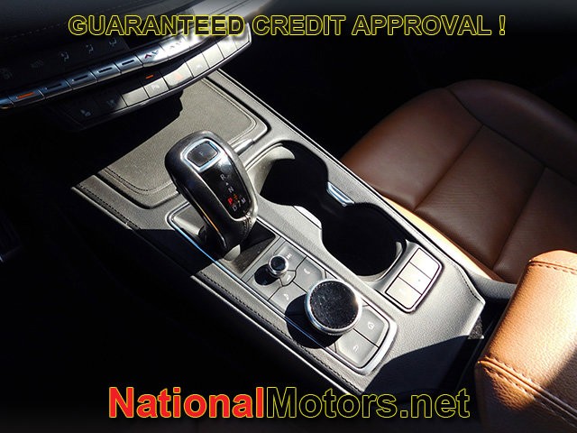 Cadillac XT4 Vehicle Full-screen Gallery Image 16