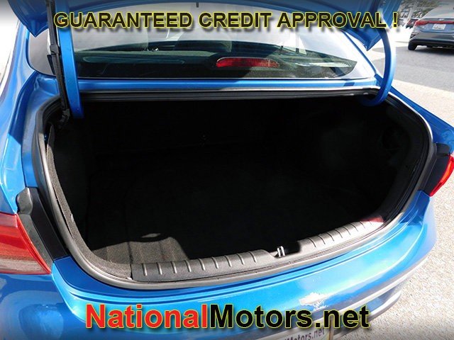 Kia Rio Vehicle Full-screen Gallery Image 07