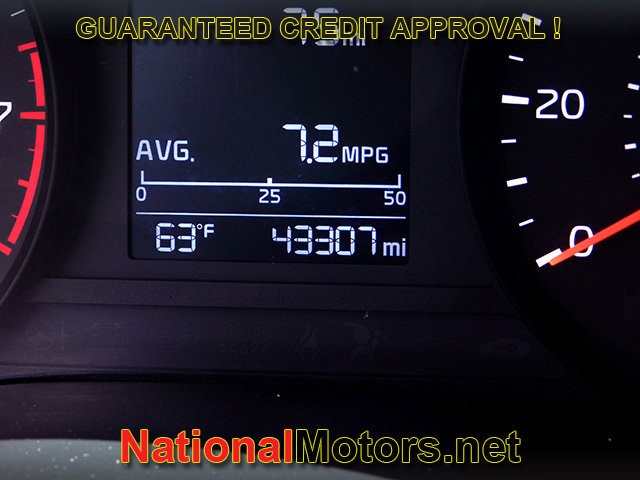 Kia Rio Vehicle Full-screen Gallery Image 20