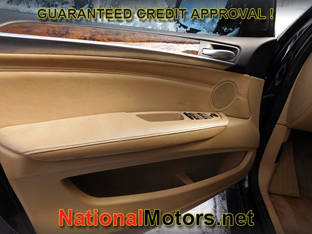 BMW X5 Vehicle Full-screen Gallery Image 13