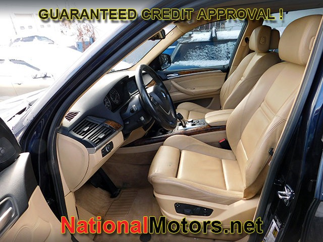 BMW X5 Vehicle Full-screen Gallery Image 14