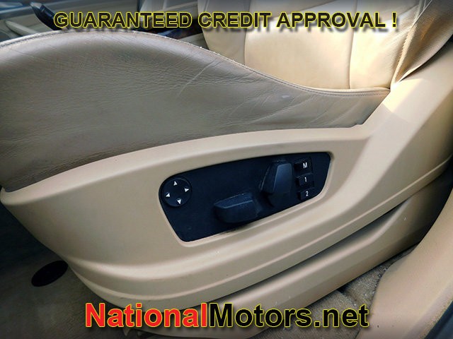 BMW X5 Vehicle Full-screen Gallery Image 15