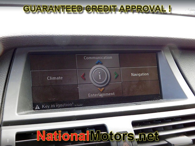 BMW X5 Vehicle Full-screen Gallery Image 16