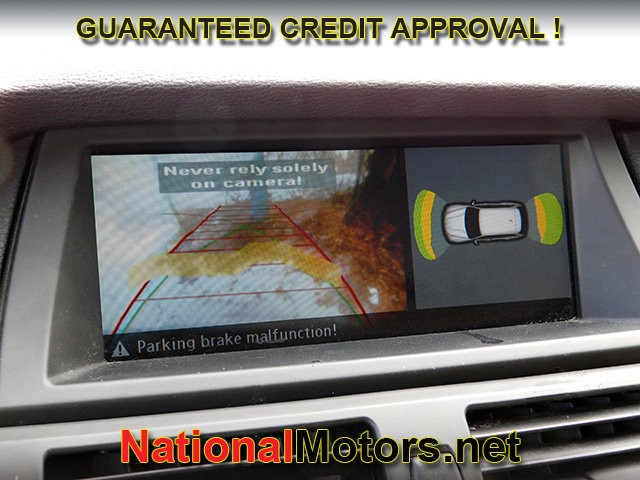 BMW X5 Vehicle Full-screen Gallery Image 22