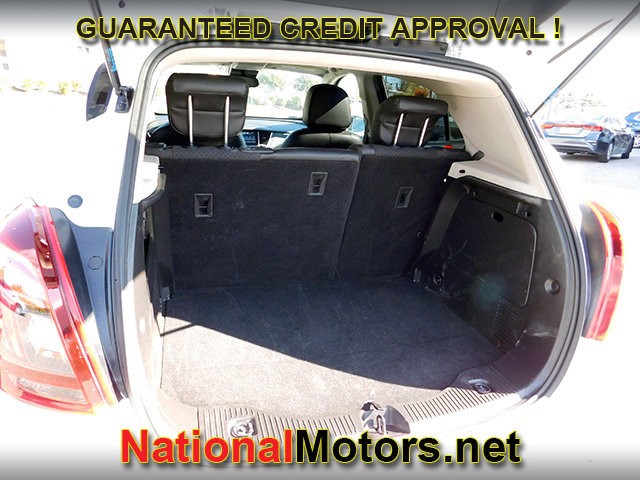 Buick Encore Vehicle Full-screen Gallery Image 06