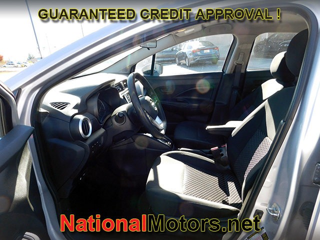 Nissan Versa Vehicle Full-screen Gallery Image 11