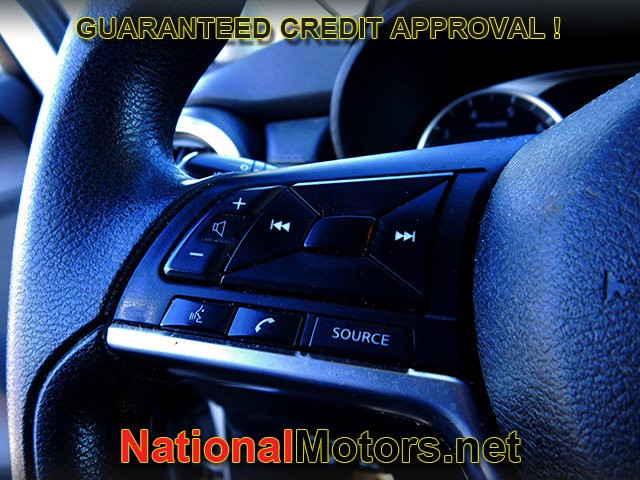 Nissan Versa Vehicle Full-screen Gallery Image 16