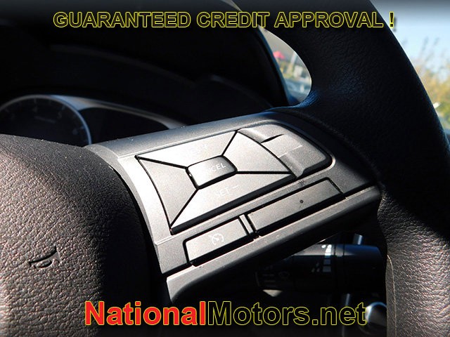 Nissan Versa Vehicle Full-screen Gallery Image 12