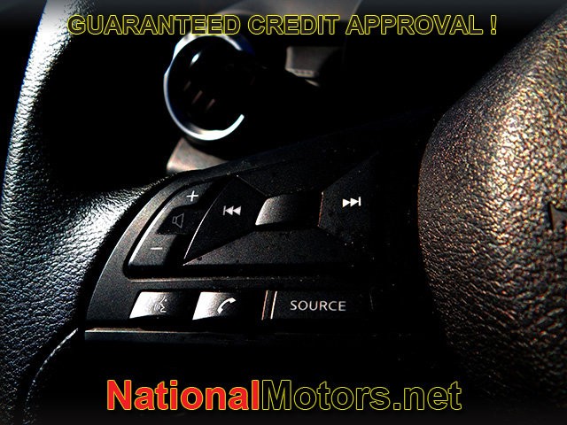 Nissan Versa Vehicle Full-screen Gallery Image 13