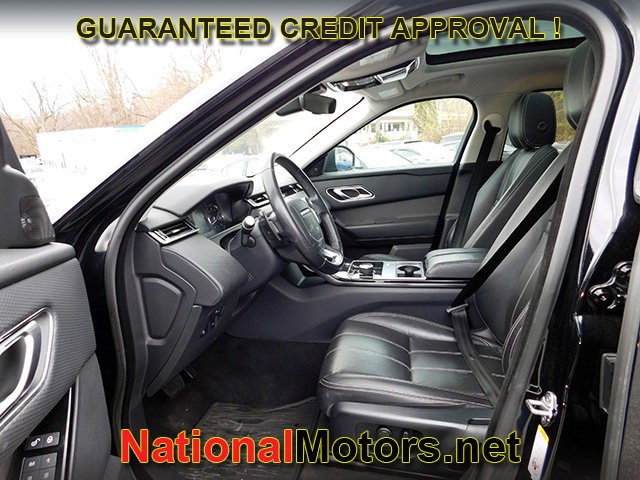 Land Rover Range Rover Velar Vehicle Full-screen Gallery Image 15