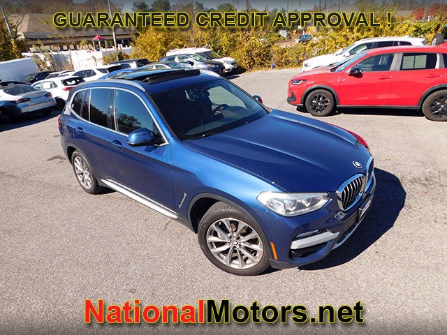 BMW X3 Vehicle Full-screen Gallery Image 02