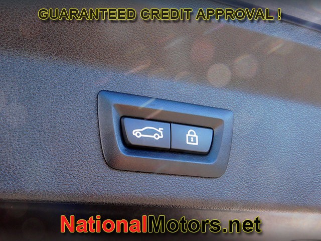 BMW X3 Vehicle Full-screen Gallery Image 08