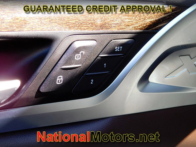 BMW X3 Vehicle Full-screen Gallery Image 16