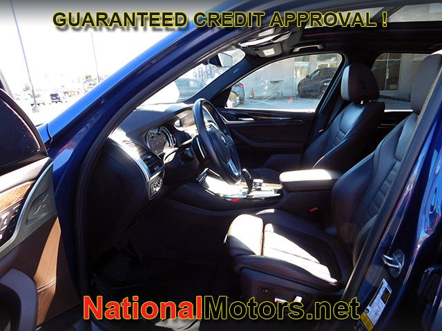 BMW X3 Vehicle Full-screen Gallery Image 17