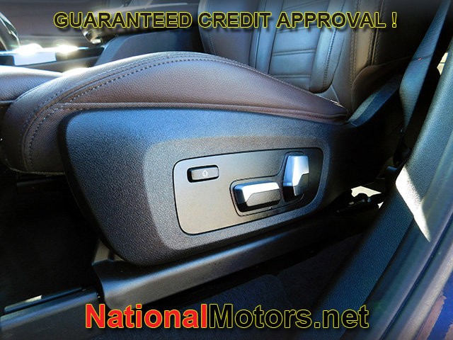 BMW X3 Vehicle Full-screen Gallery Image 18