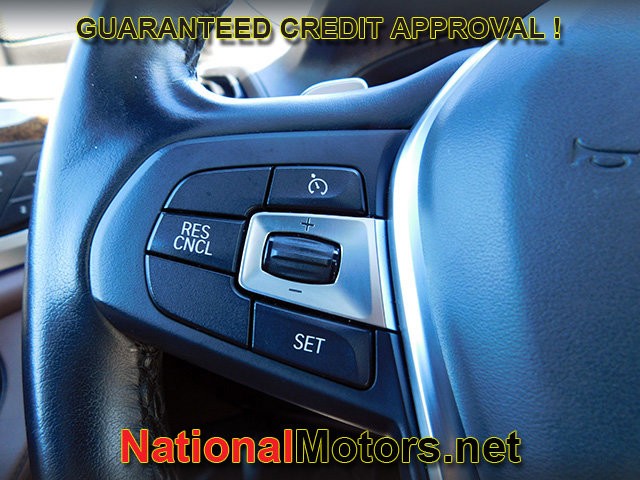 BMW X3 Vehicle Full-screen Gallery Image 26