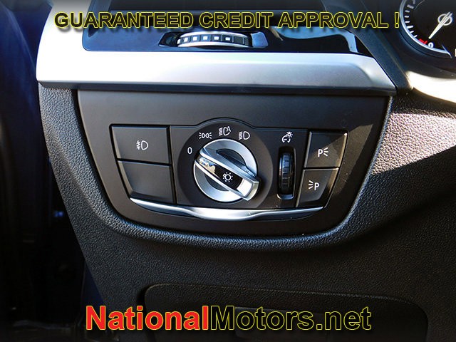 BMW X3 Vehicle Full-screen Gallery Image 29