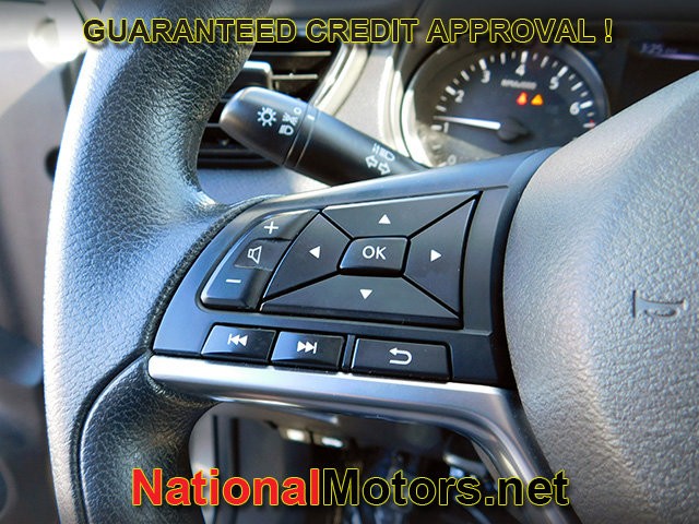 Nissan Rogue Sport Vehicle Full-screen Gallery Image 19